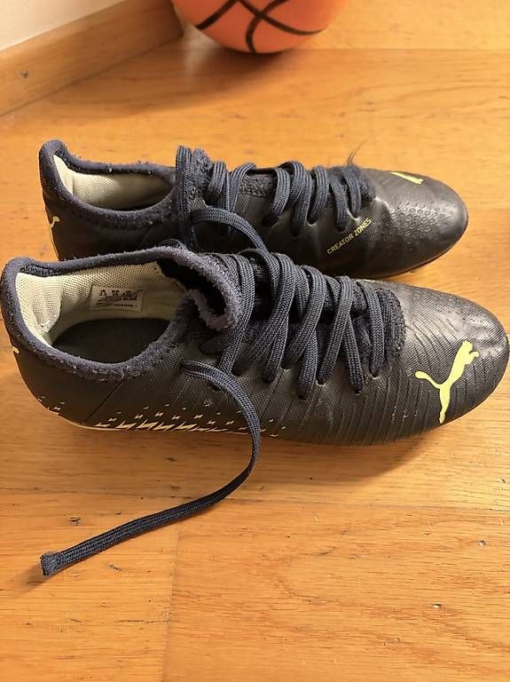 Scarpe per ragazzi: Fußballschuhe mit Nocken  – Usato da Zürich venduto da sim_2q8t