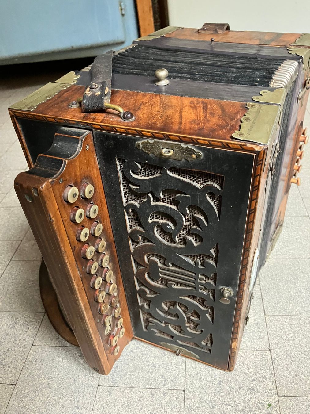 Instruments de musique: Akkordeon antik, Hercule Pingeon&Haldimann – Défectueux à Zürich par rog_cnd8