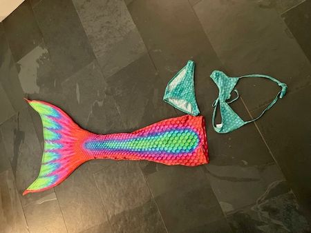 Meerjungfrau Kostüm mit Bikini, Grösse 140, guter Zustand