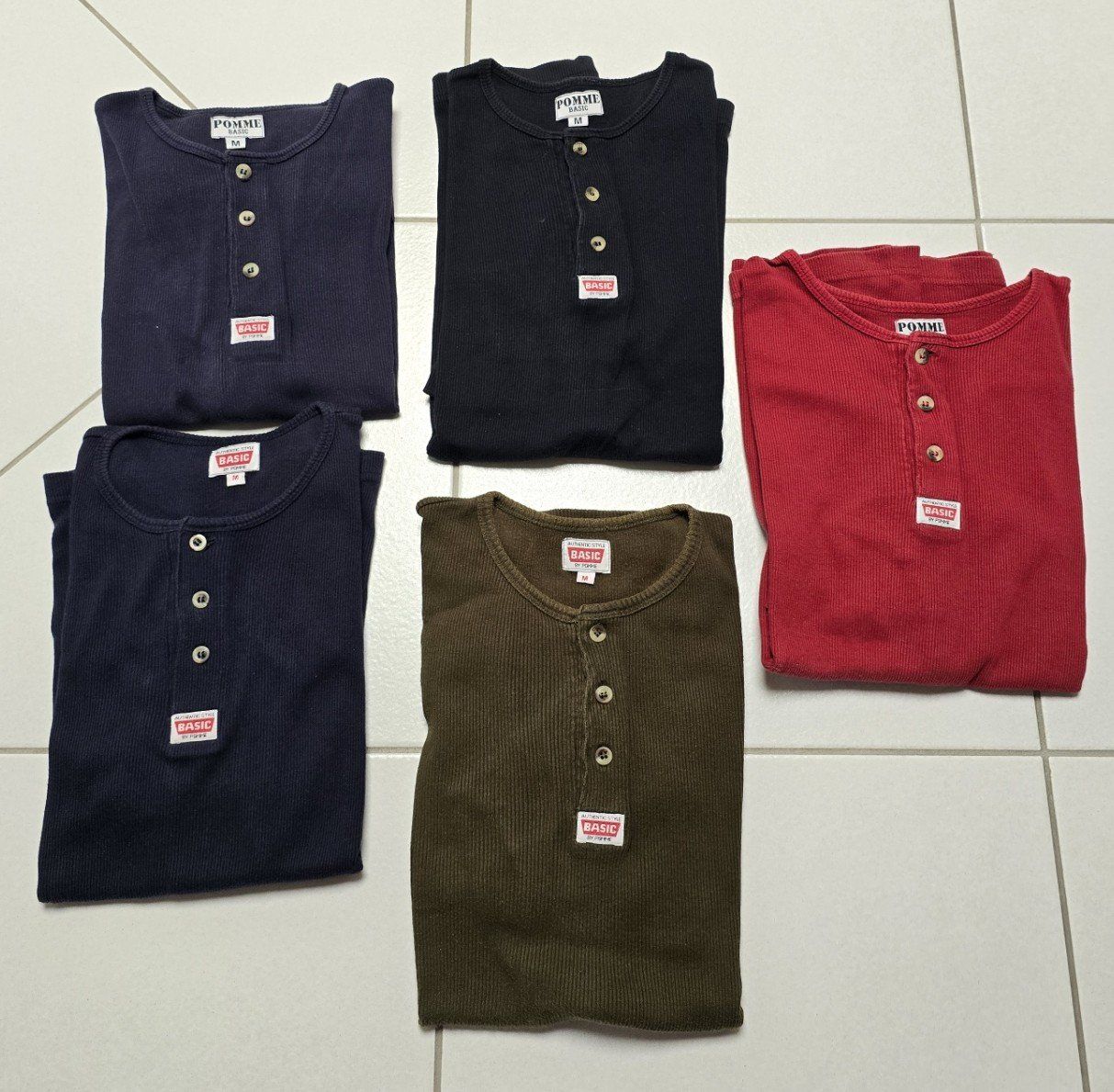 Lotti di vestiti: Kleiderpaket 5 Stk. Basic Ripp T-Shirts Gr. M Herren – Usato da Urtenen-Schönbühl venduto da mammutli22