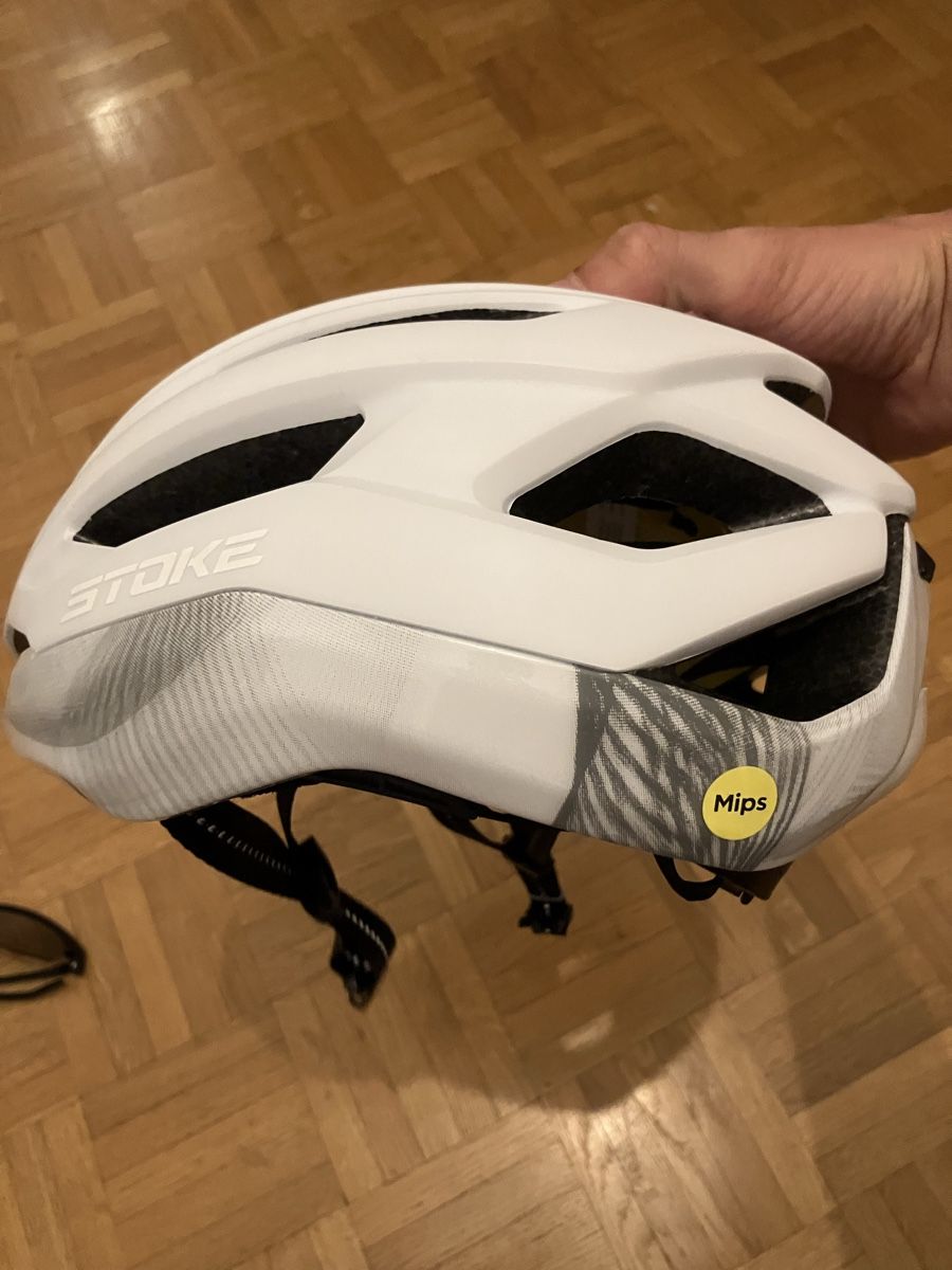 Stoke Caschi: Casque vélo stoke neuf – Nuovo (secondo la descrizione) da Ecublens VD venduto da axe_2b9x 1
