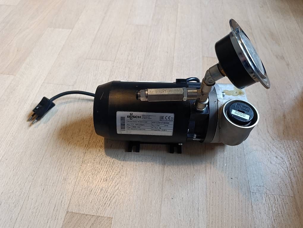 Accessori da laboratorio: Busch Vakuumpumpe Industriell – Usato da Umiken venduto da ced_5rvk 1
