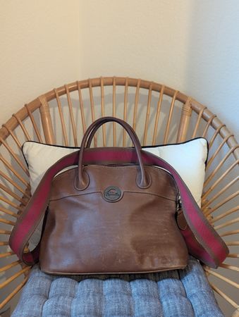Longchamp Brown Leather Handbag - Timeless Style.