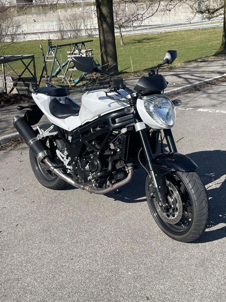 Hyosung Strasse: Hyosung Comet 650 – Gebraucht aus Stäfa von sportcraft