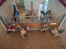 Schleich stall mit pferde menschen und zubehör