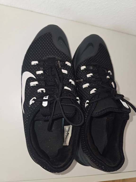 Scarpe da uomo: Air Max More Black-White-Wolf Grey Taille 44 – Usato da Pully venduto da fer_8lm6 2