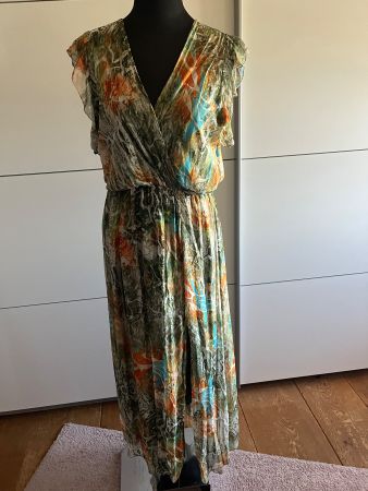 Wunderschönes Sommerkleid Gr. 36/ 38. 70% Viskose 30% Seide