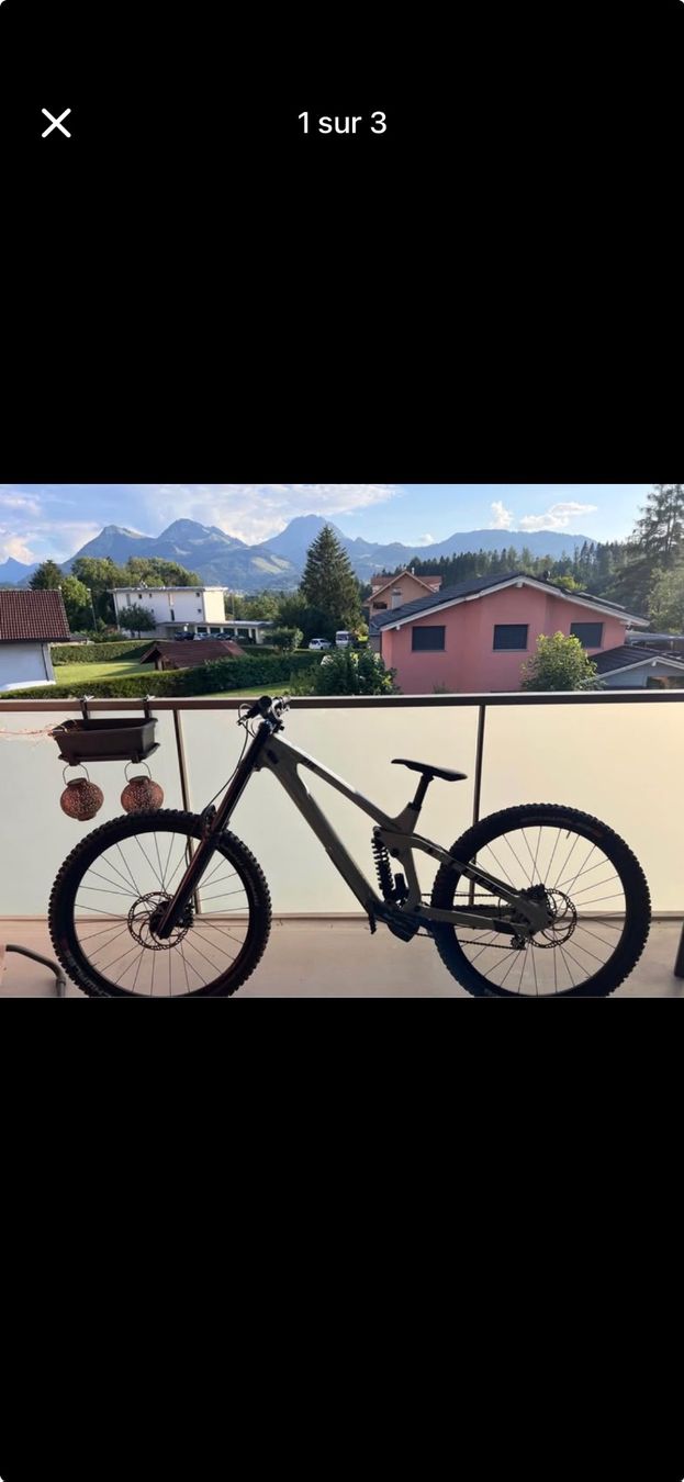 Cube Biciclette: DH Cube Two 15 Carbon comme neuf – Usato da La Tour-de-Trême venduto da Jackda66