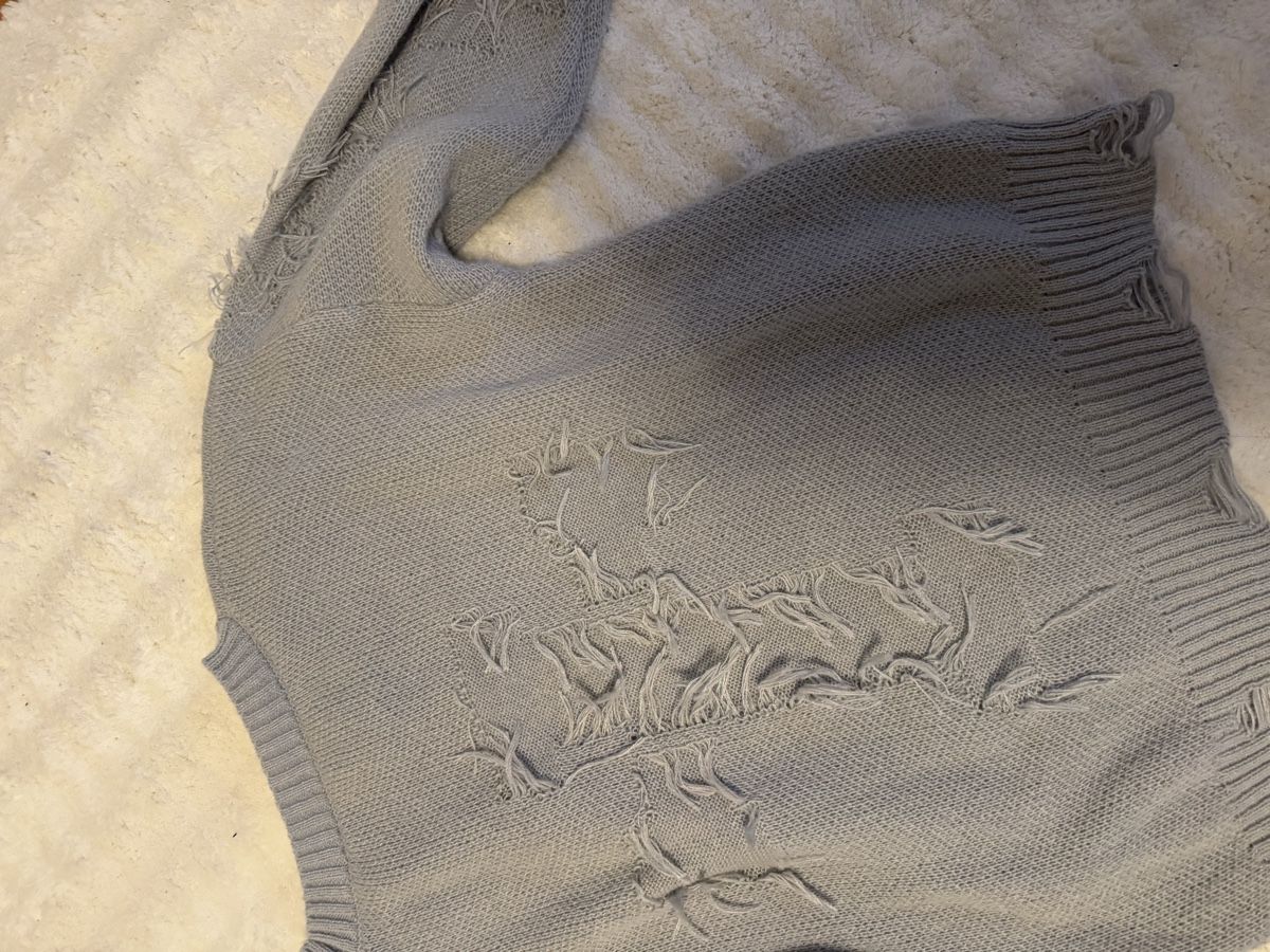 Maglioni & Felpe: Grauer Pulli mit Cristo-Motiv, Grösse M, – Usato da Herzogenbuchsee venduto da vic_p6tb 2