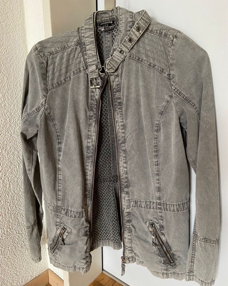 Giacche: Olive Green Jacket for Spring/Fall - Size S (EU 36) – Nuovo (secondo la descrizione) da Spreitenbach venduto da eli_7f86