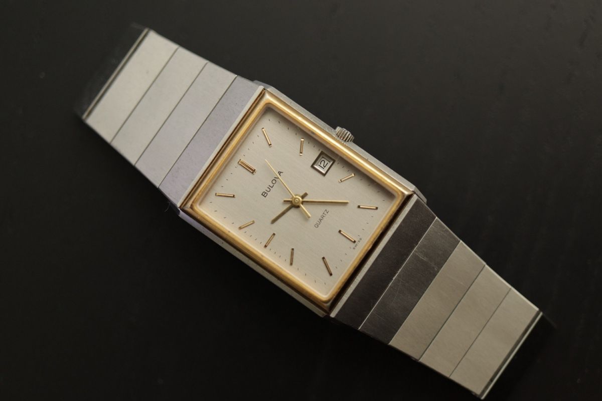 Bulova Orologi: BULOVA Quarz - integrated bracelet – Usato da Schaanwald venduto da travelintime01 1