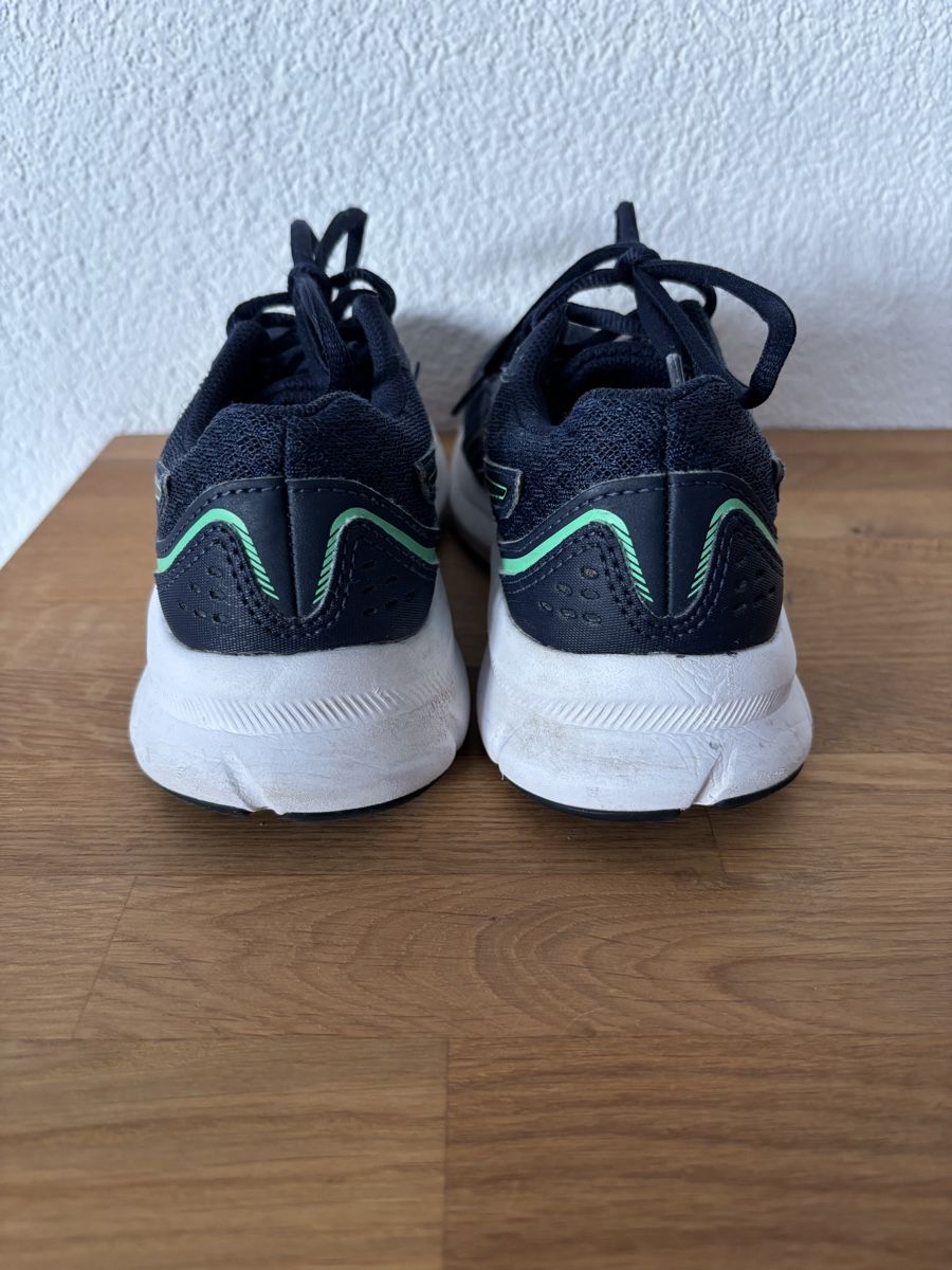 Asics Chaussures hommes: Laufschuh Asics Gr. 33 – D'occasion à Schwarzenburg par san_b9g2 3