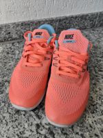 Nike Free Run Laufschuhe Grösse 37.5 Damen Koralle
