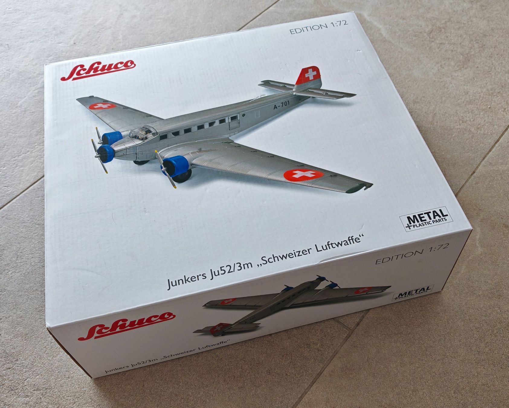 Schuco Kit di modellismo & Modellini statici: Schuco Junkers Ju52/3m A-701 Schweizer Luftwaffe, 1:72 – Nuovo (secondo la descrizione) da Rancate venduto da leoshopshop