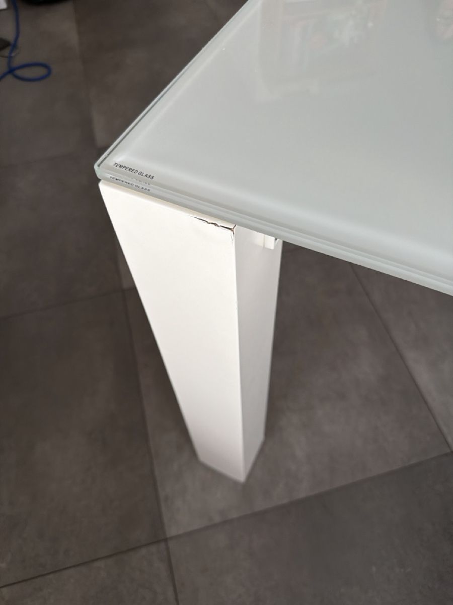 Livique Tavoli: Table blanche verre  bon état – Usato da Neuchâtel venduto da Palmer04 2