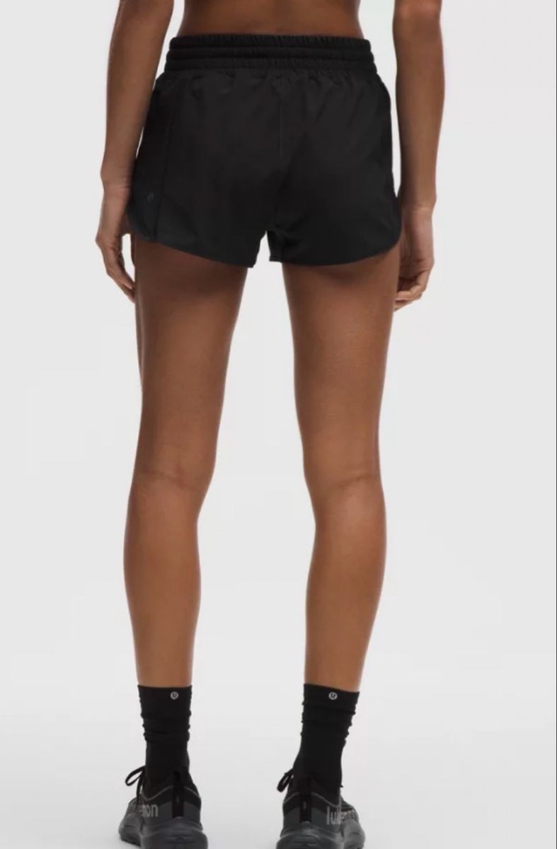 Lululemon Pantaloni: 2 Stk. Lululemon Shorts Schwarz – Usato da Riehen venduto da FHBS 1