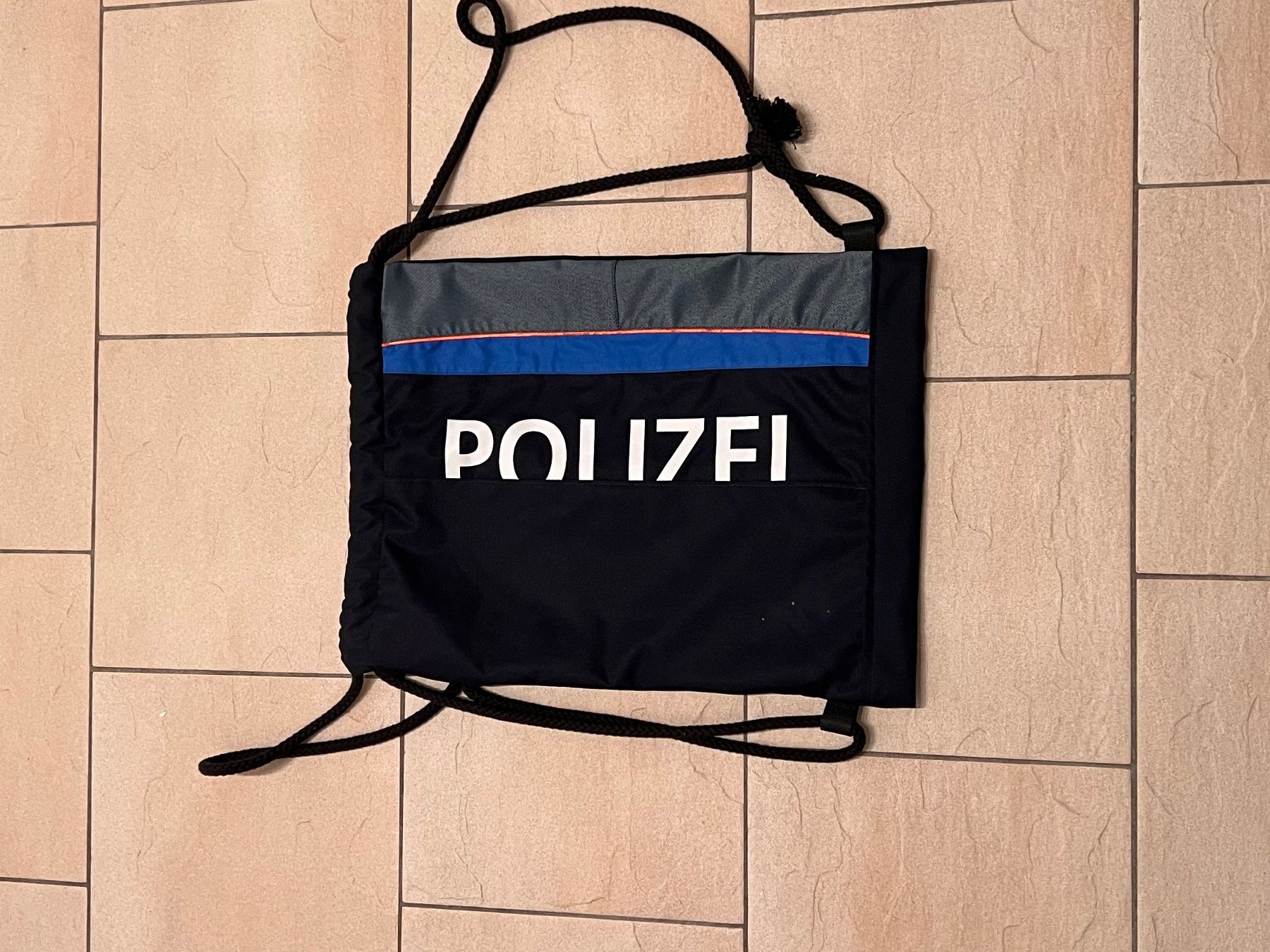 Borse: Polizei Turnbeutel / Kordeltasche – Usato da Winterthur venduto da ChicMarkt 1