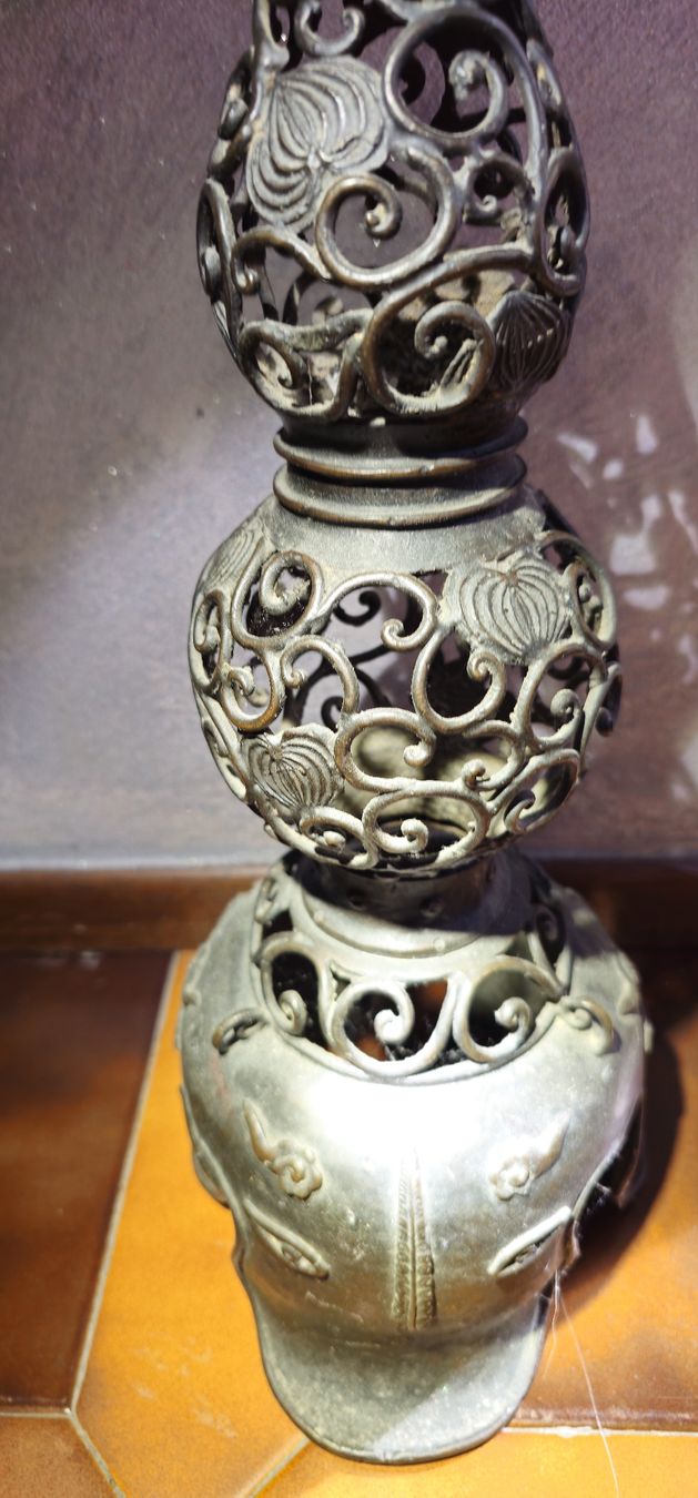 Vasen & Gefässe: Alte Japanische Bronze Candlestick – Gebraucht aus Losone von del_yh97 1