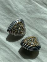 Herzen-Ohrclips, Modeschmuck. Glitzersteine