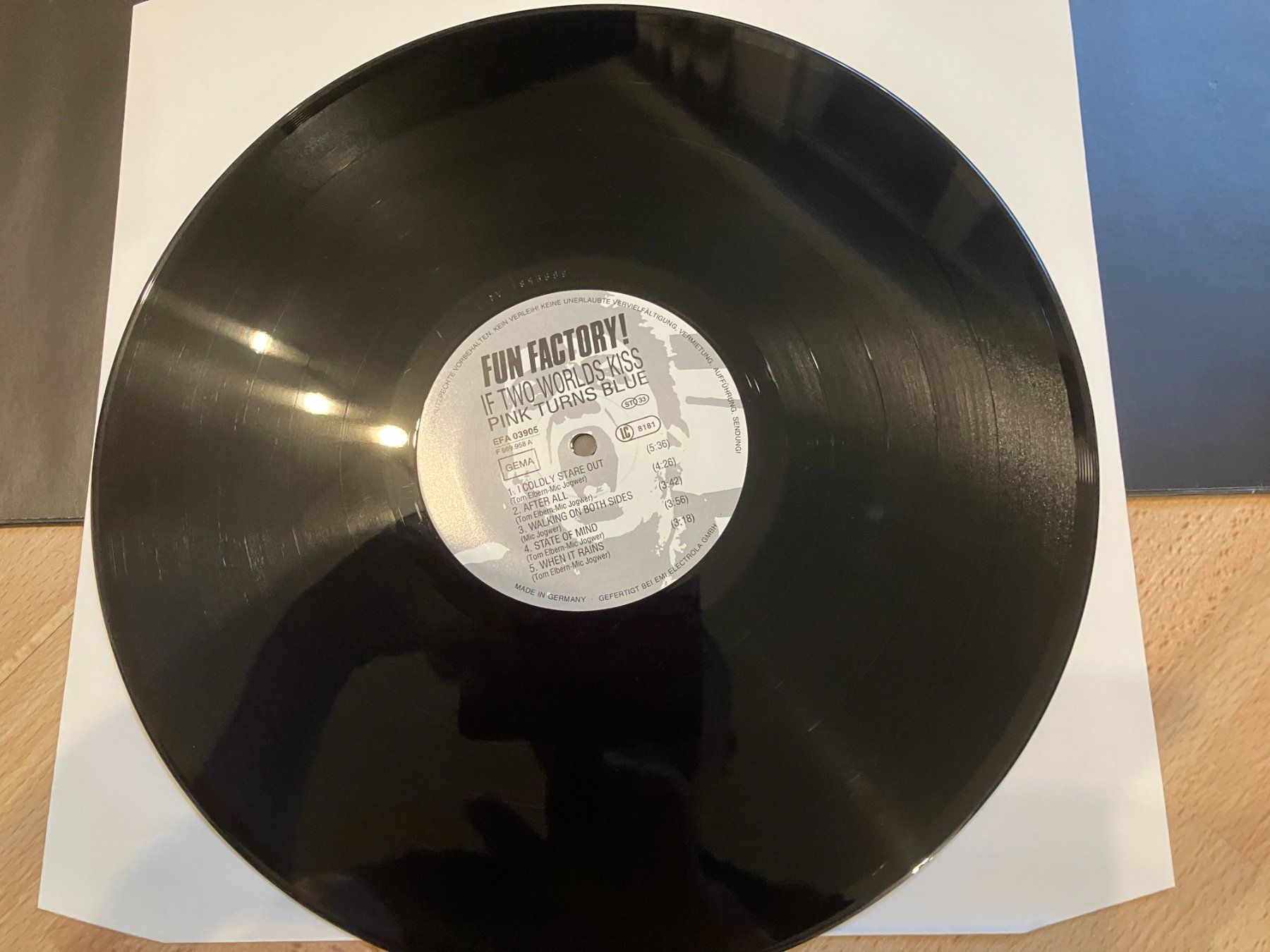 Schallplatten: Pink Turns Blue – Gebraucht aus Aarwangen von Jukebox3 5