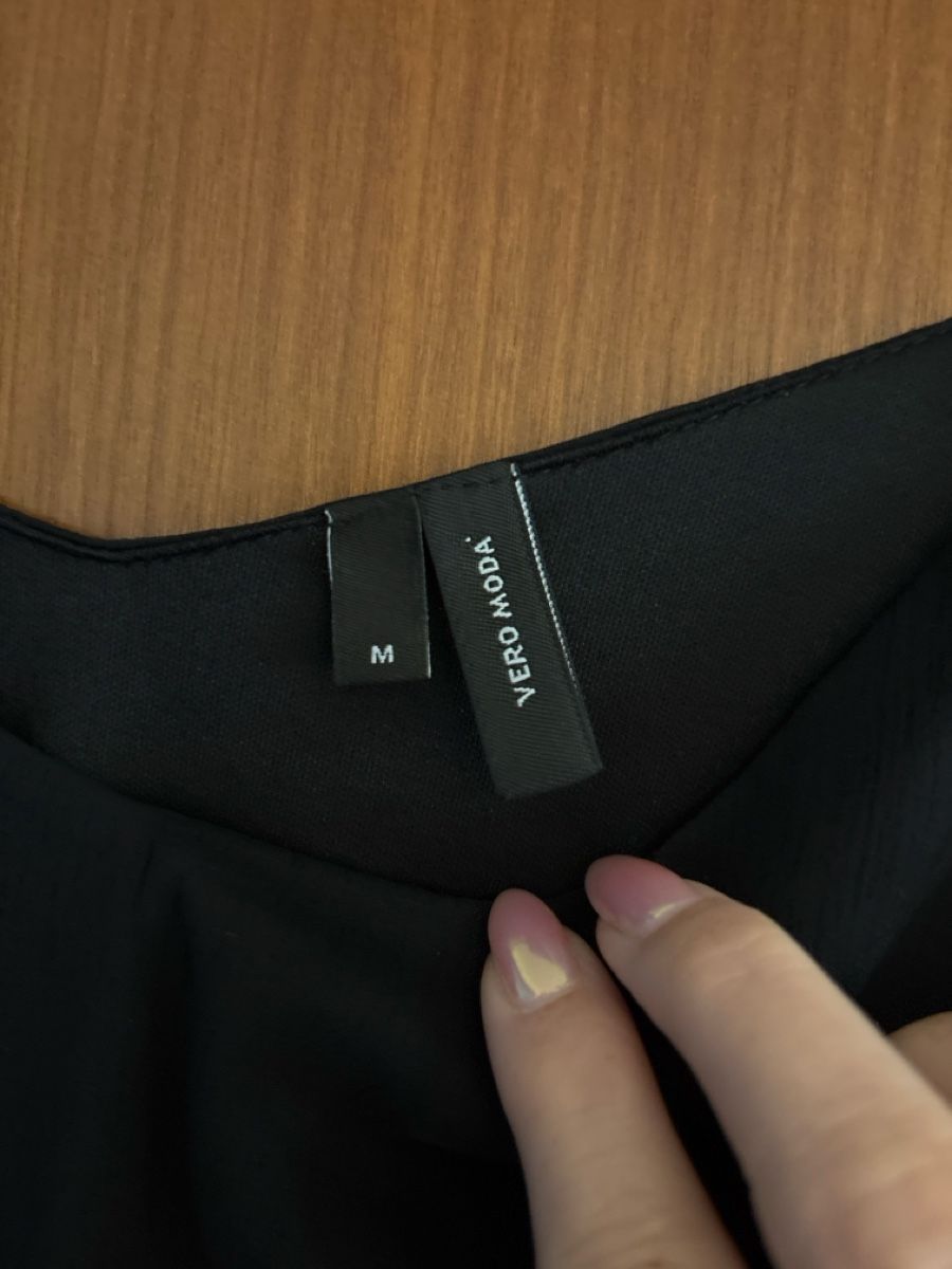 Vero Moda Robes: Kleid VERO MODA schwarz Grösse M  – D'occasion à Rünenberg par ZwergLi100 1
