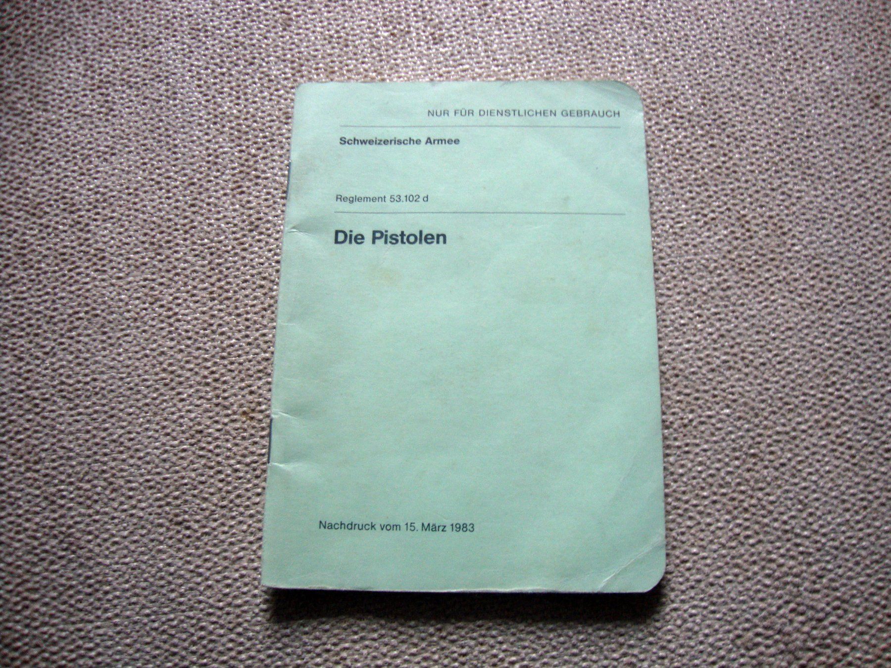 Libri: Die Pistolen P49 + P75 Reglement 53.102d – Usato da Döttingen venduto da Kubuli1