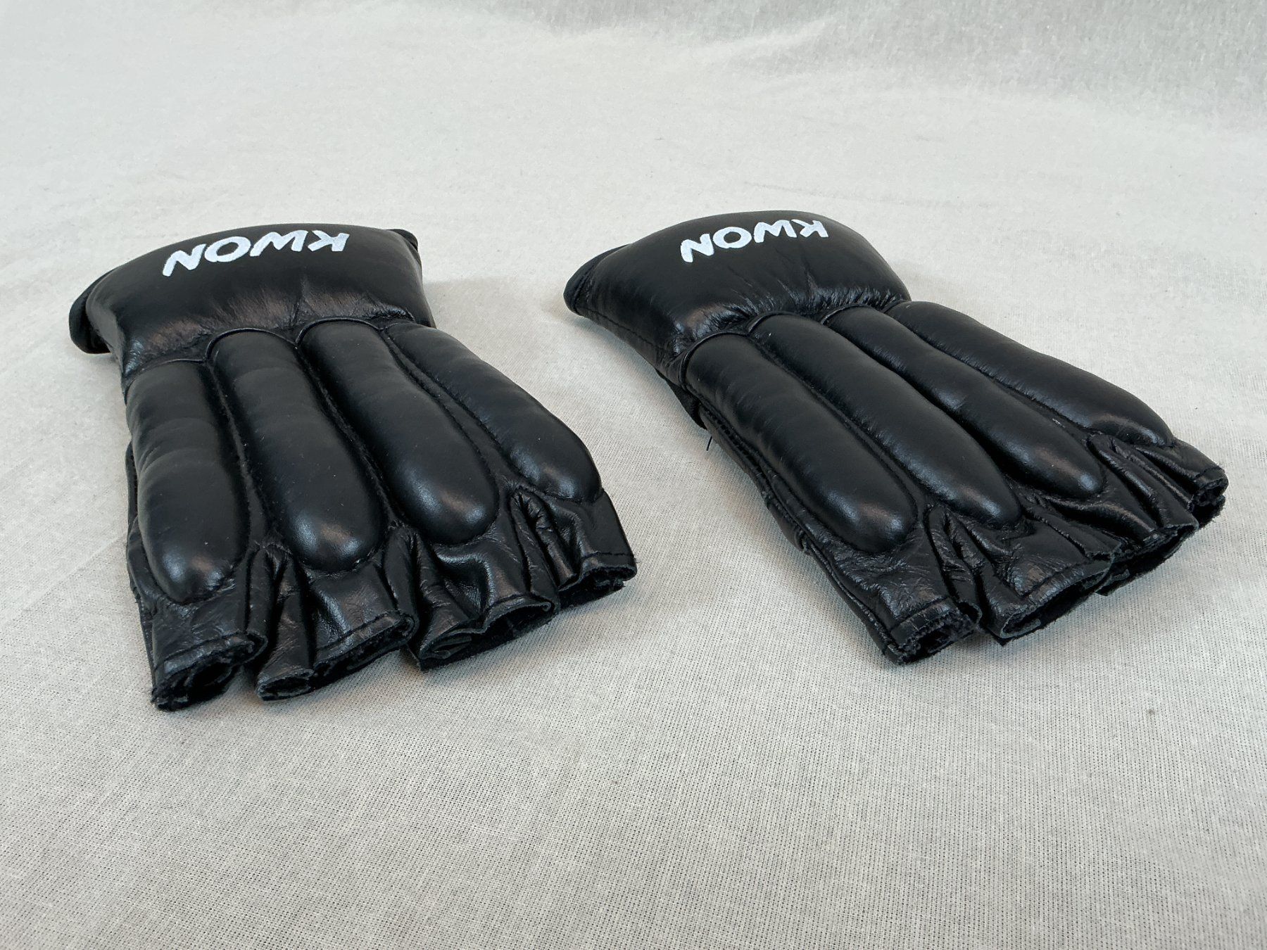 Guanti & manicotti: KWON Sandsack Handschuhe Open Fingers Gr. S – Usato da Richterswil venduto da Restwert_Richterswil 3