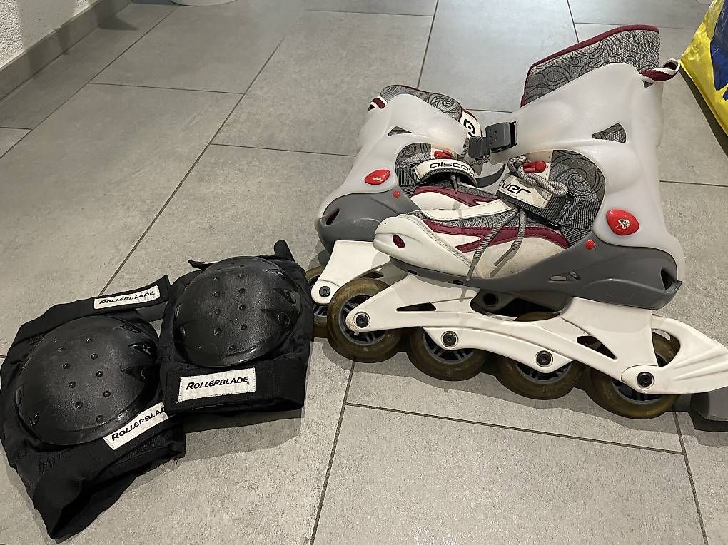 Pattini in linea & Pattini a rotelle: Rollschuhe 37/38 mit Schutz – Usato da Schlieren venduto da KrisKat