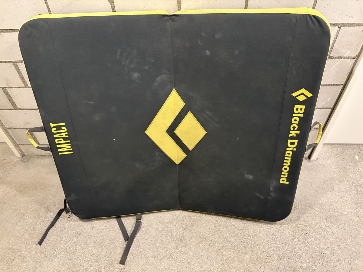Black Diamond Tappetini fitness: Black Diamond Impact Crashpad Boulderpad gut erhalten – Usato da Rütihof venduto da galvaniker 2