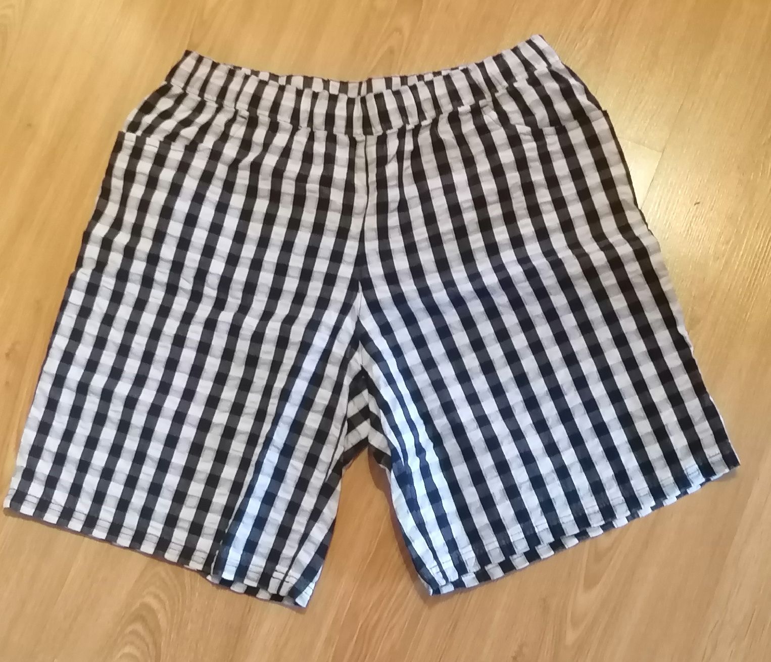 Pantaloni: Short, bermuda, pantalon short – Usato da Montcherand venduto da petiteoune75