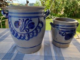 2 alte Westerwälder Schmalztöpfe/Graublaues Steinzeug (Set)