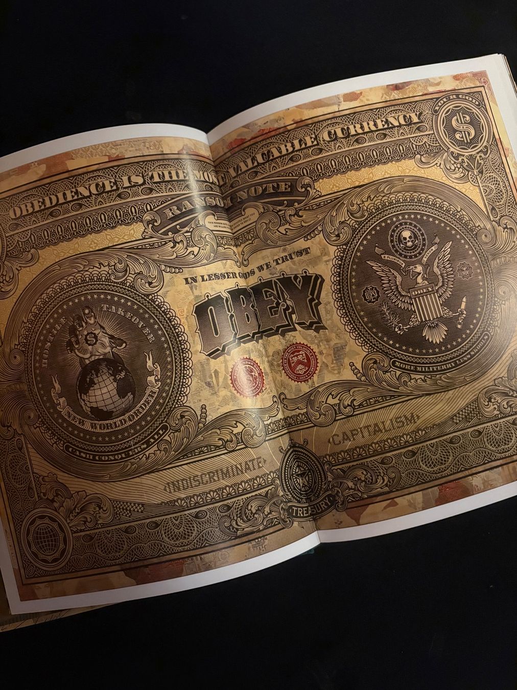 Libri: Obey E Pluribus Venom - Rare Art Book – Usato da Chêne-Bougeries venduto da Auction-Genevensis 3