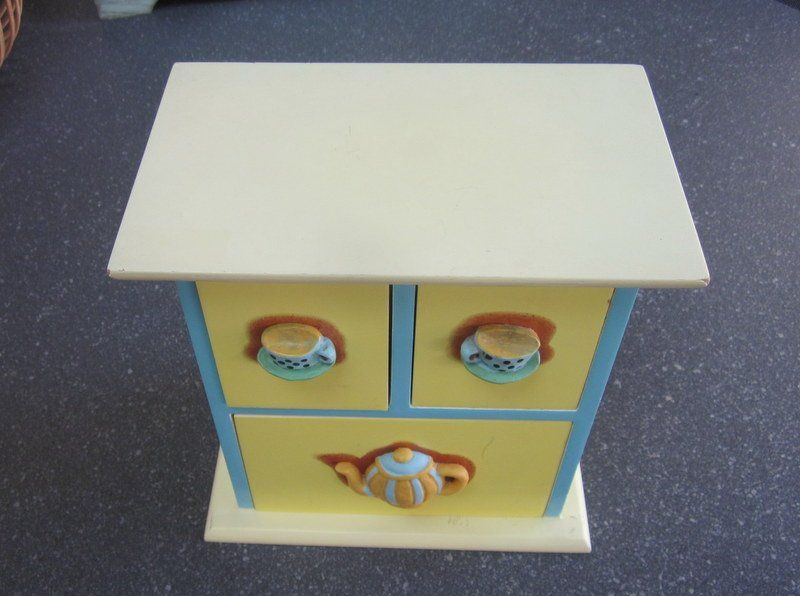 Sistemi di archiviazione: Tee-Kästchen/Mini Kommode/Schmuckkästchen mit  3 Schubladen – Usato da Bischofszell venduto da Pfau0 4