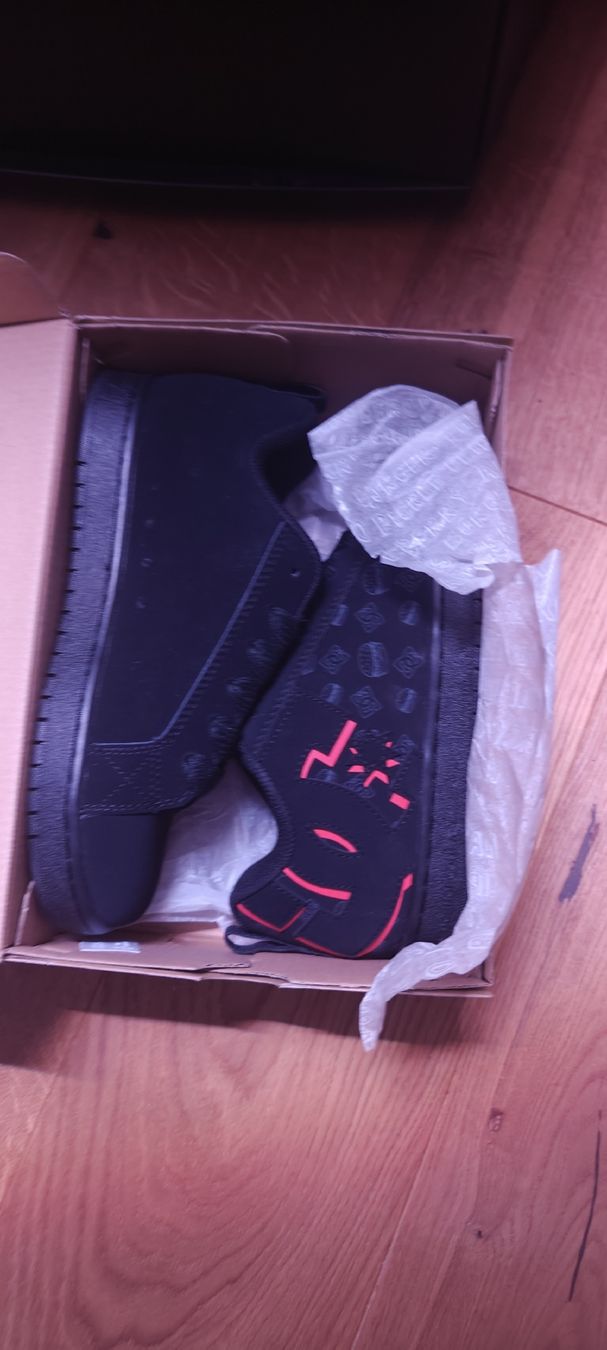 Chaussures hommes: DC Schuhe – Neuf avec emballage d'origine à Burgdorf par Enicma87