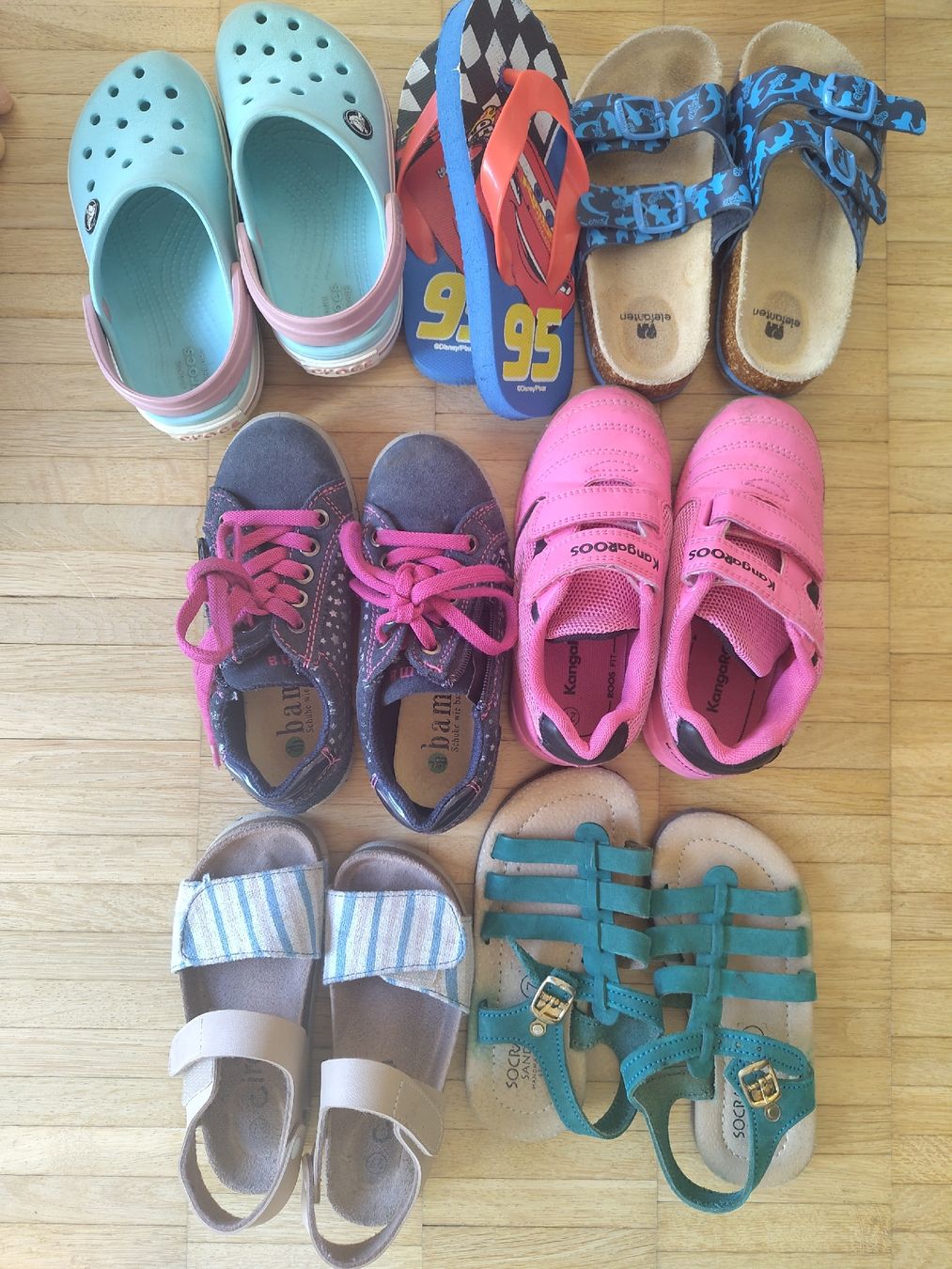 Lotti & Set di vestiti: Sommer Schuhe Paket, Mädchen, Grösse 27 – Usato da Zürich venduto da Spif 1
