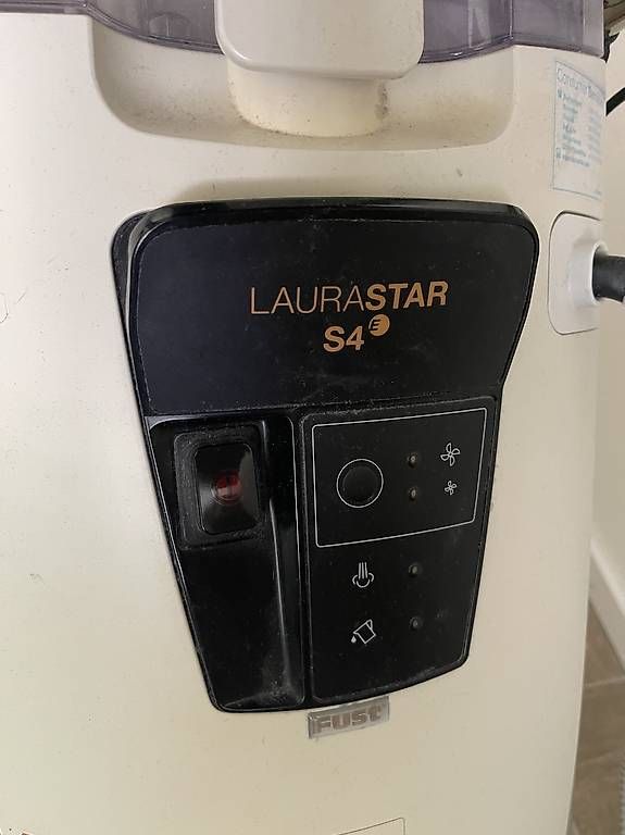 Ferri da stiro: Laurastar S4 Bügeleisen – Usato da Tobel venduto da Dinastija 1