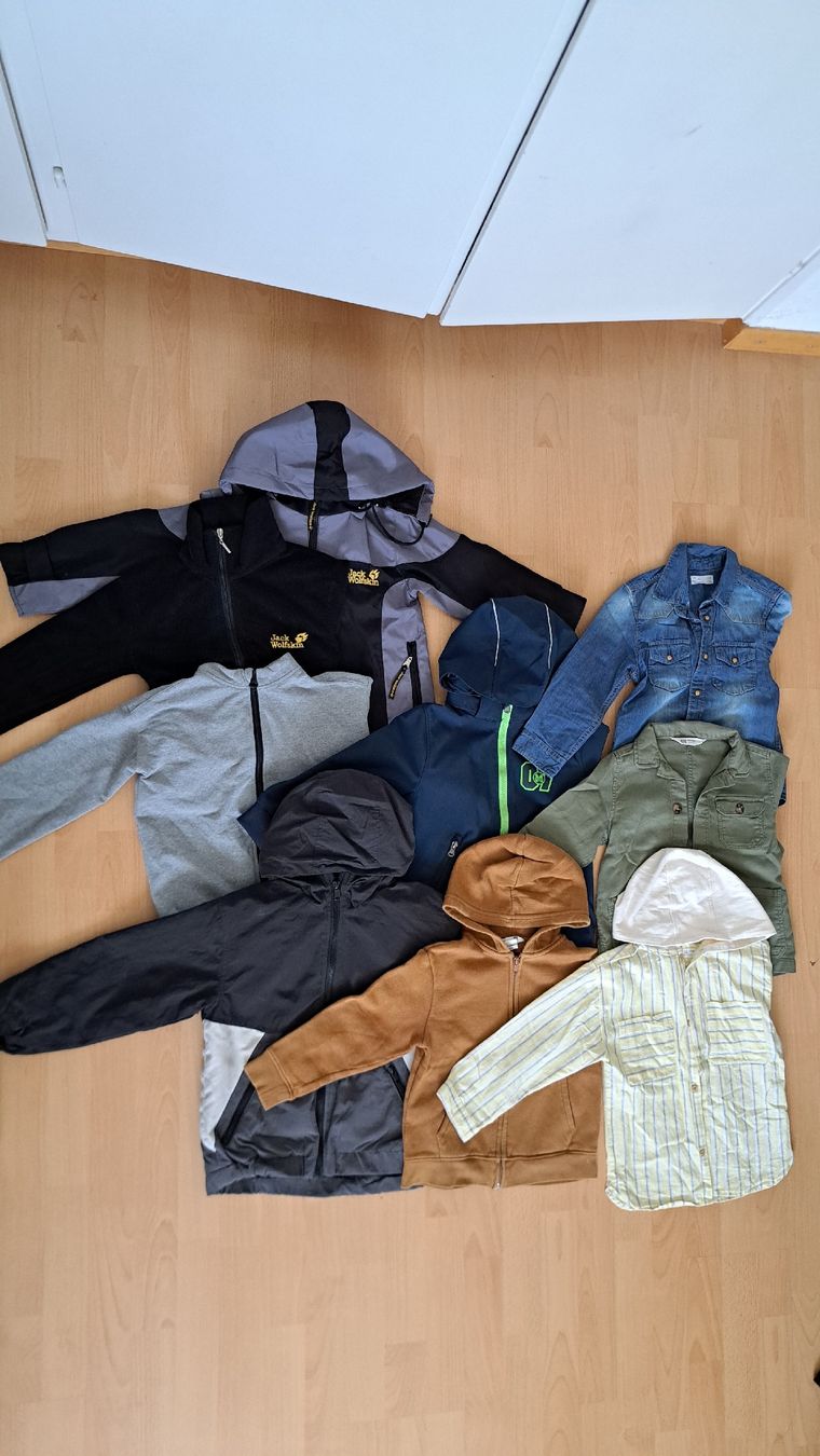 H&M Lotti & Set di vestiti: Children's Jackets Bundle  – Usato da Thun venduto da tan_2kvt