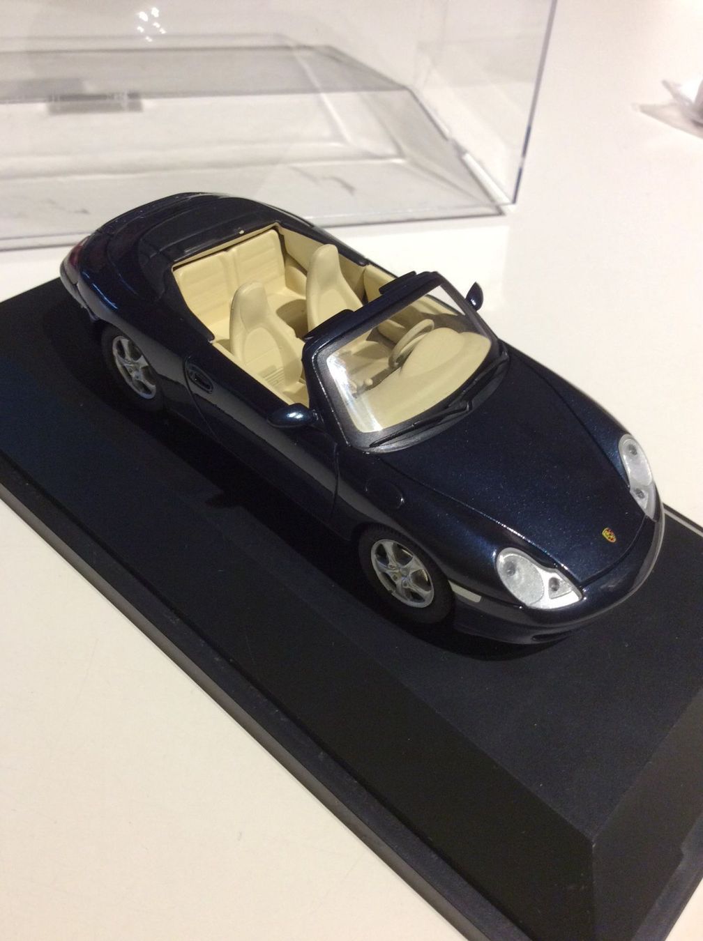 Porsche Modellautos: Porsche Carrera 4 Cabrio, Schuco – Gebraucht aus Utzigen von Lasagne99 5