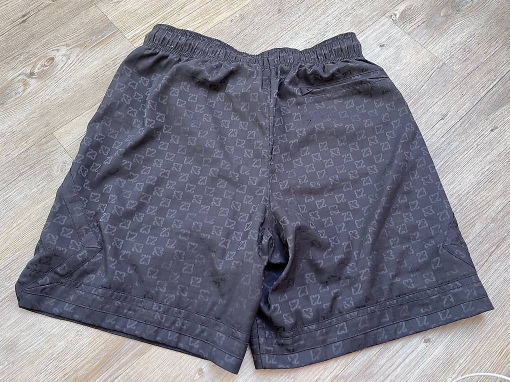 Pantaloni: Magnifique short Nike taille M – Usato da Yverdon-les-Bains venduto da car_xd5s 1