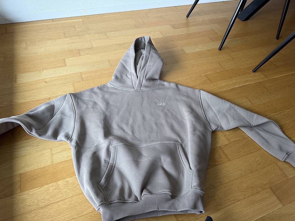 Maglioni & Felpe: Oace Blomm Hoddie – Usato da Münsingen venduto da Kirchhofer99