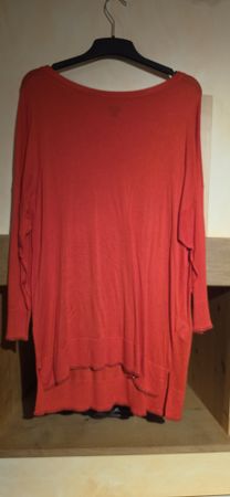 Pull OVS rouge coupe asymétrique taille XXL en état