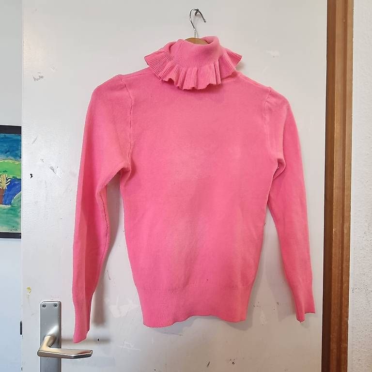 Maglioni & Felpe: Pinker Rollkragen-Pullover mit Rüschen Gr. S – Usato da Bern venduto da DiLara2000