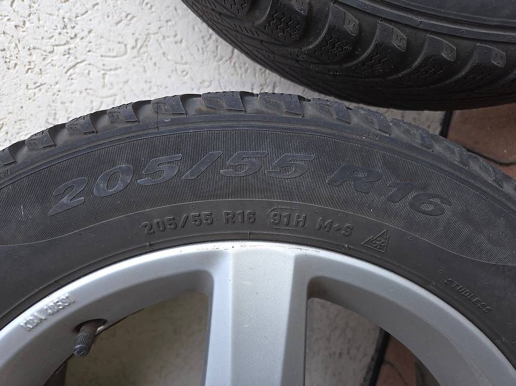 Pneus & Kompletträder: Cerchi in lega con gomme invernali – Gebraucht aus Pregassona von Blatta01 2