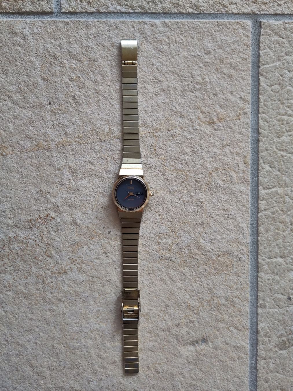 Citizen Uhren: Citizen Quartz Armbanduhr – Defekt aus Riedholz von mic_pq2p 1