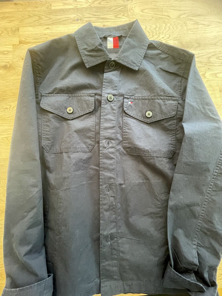 Tommy Hilfiger Giacche: Details Diese Jacke kombiniert das Design eines klassischen – Nuovo e nell'imballaggio originale da Volketswil venduto da mar_7fvr 1