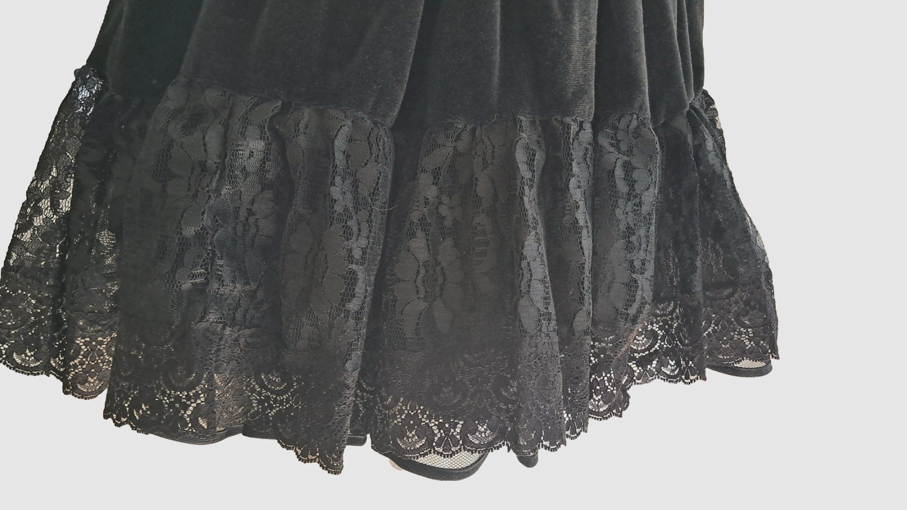 Vestiti: Samt und Spitze, süßes Kleid Gr. 40 in schwarz – Usato da Uerikon venduto da Jeanne04 3