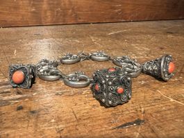 Antiker Armband Silber 800 Koralle mit Anhängern 