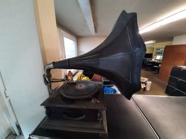 Antiker Grammophon mit Trichter, Sammlerstueck, Rarität