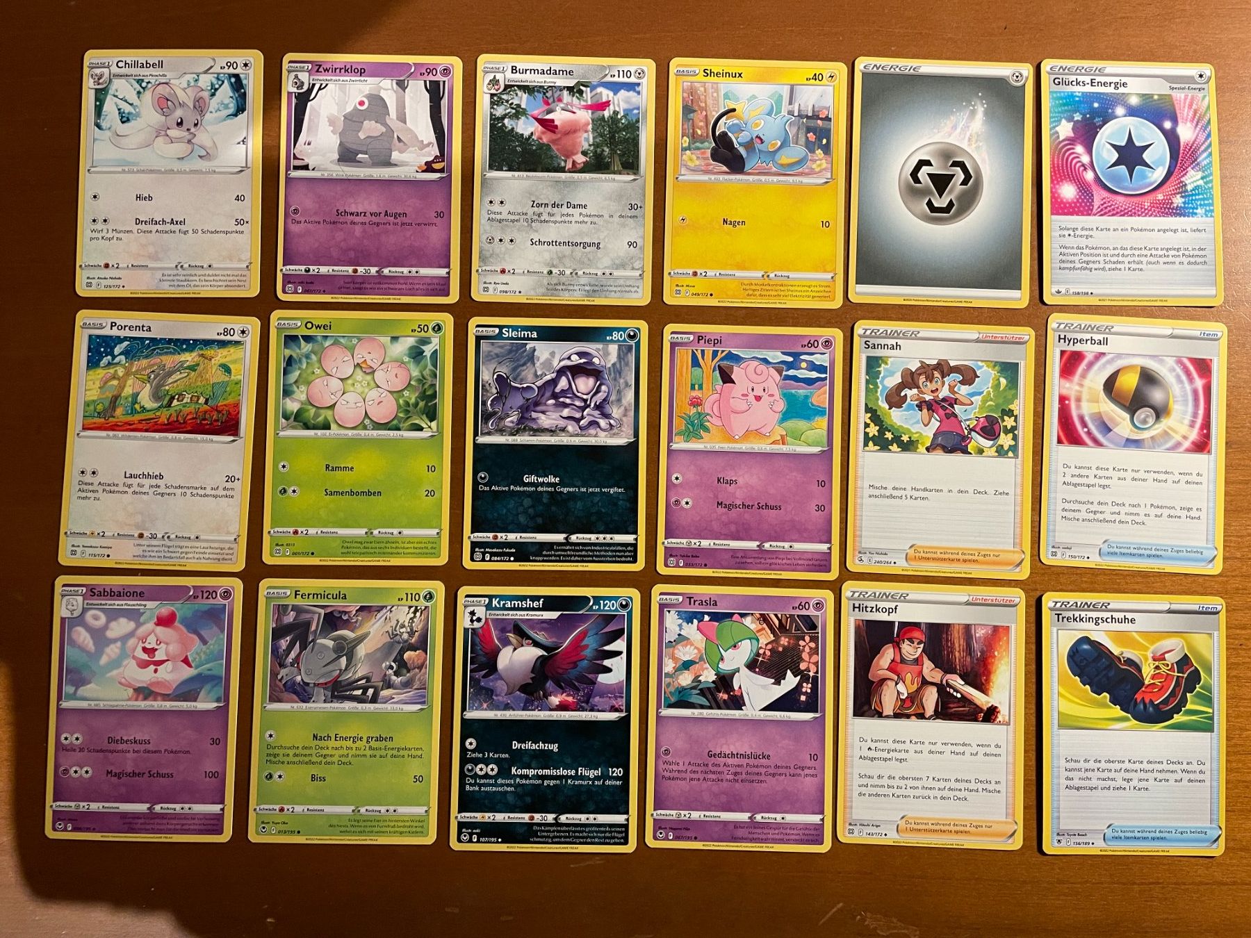 Pokémon Carte collezionabili: Pokemon Karten Set (Versand gratis) – Nuovo (secondo la descrizione) da Chur venduto da Angerson