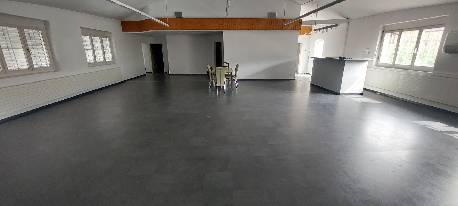 Rivestimenti per pavimenti: 190 m2  Laminat klick bodenbelag – Usato da Stans venduto da Ruthli56 8